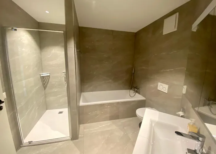 Lungolago * Локарно